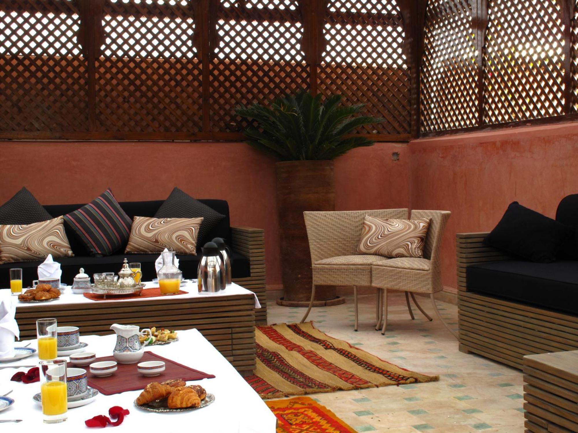 מרקש Riad Le Perroquet Bleu Suites & Spa מראה חיצוני תמונה